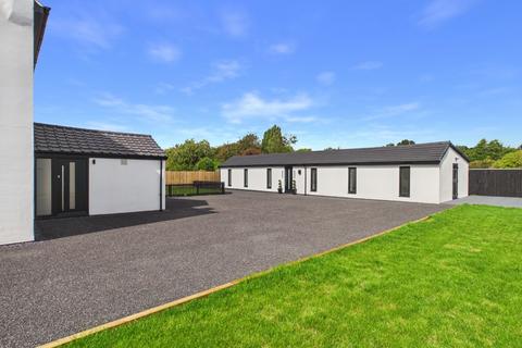 5 bedroom detached house for sale, Chester Road, Frodsham WA7