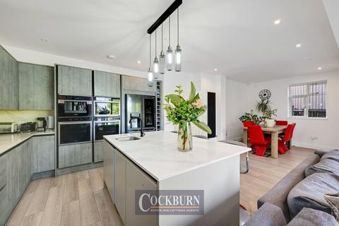 4 bedroom semi-detached house for sale, Leysdown Road, Mottingham, SE9