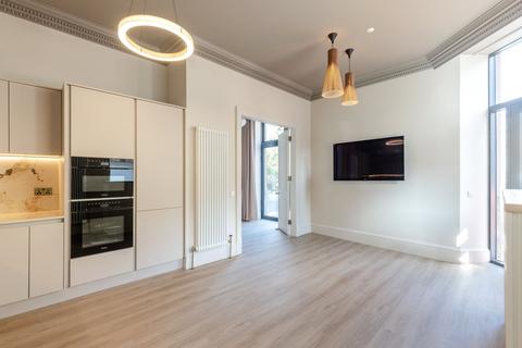 2 bedroom apartment to rent, Dean Park Street, Edinburgh, Midlothian