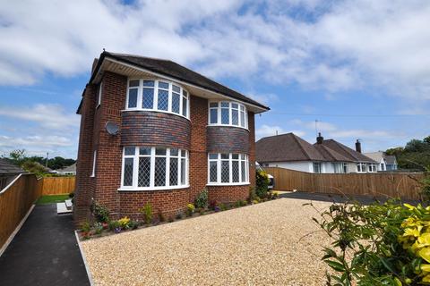 3 bedroom detached house to rent, Sopers Lane, Poole, BH17
