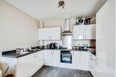 1 bedroom flat for sale, Farnsby Street, Swindon, Wiltshire, SN1