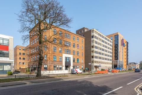 Office to rent, 18 Christchurch Rd Bournemouth BH1 3NE