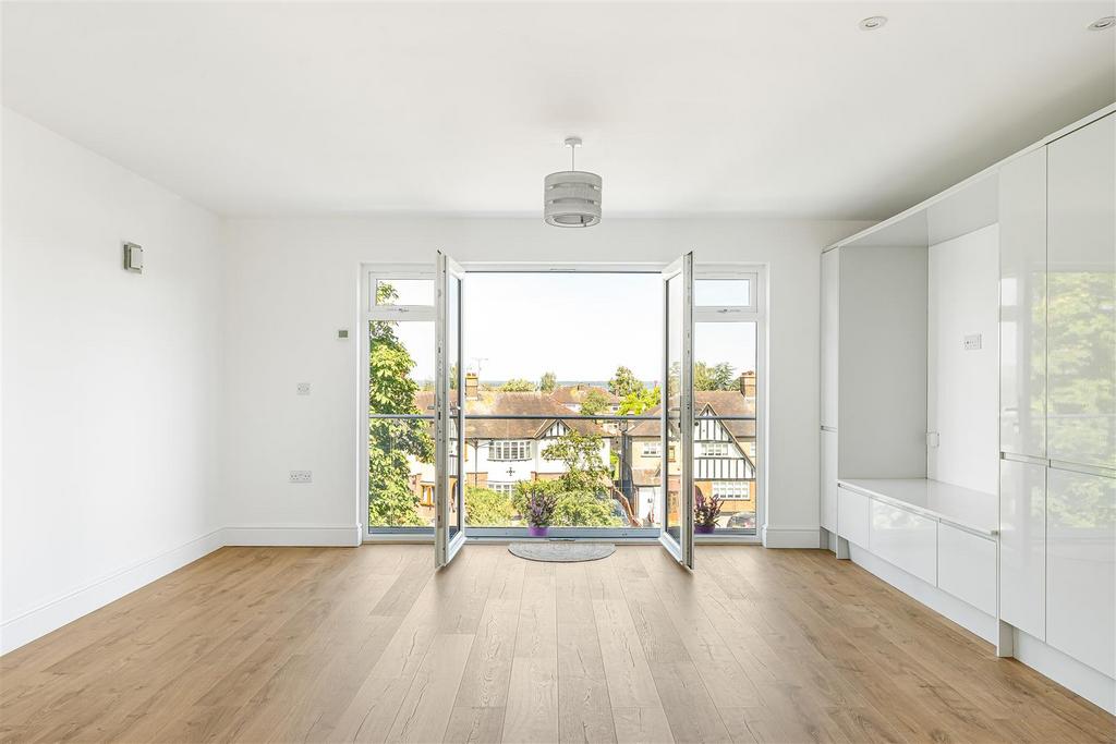 Apartment in North Chingford - View 5