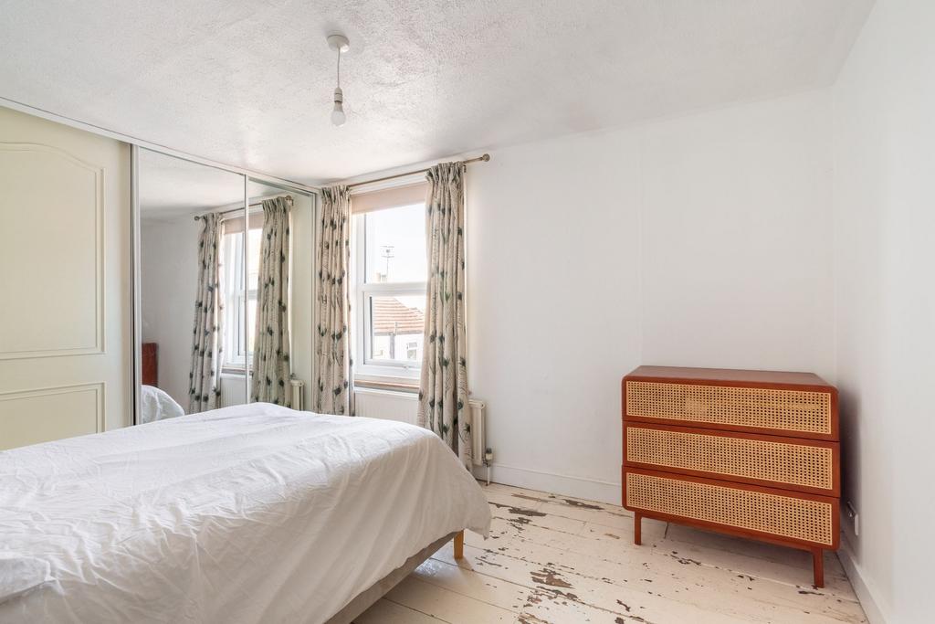 House in Brighton - View 5