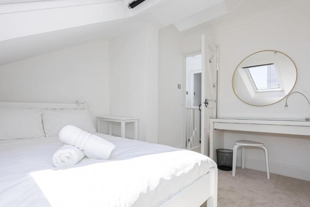House in Brighton - View 5