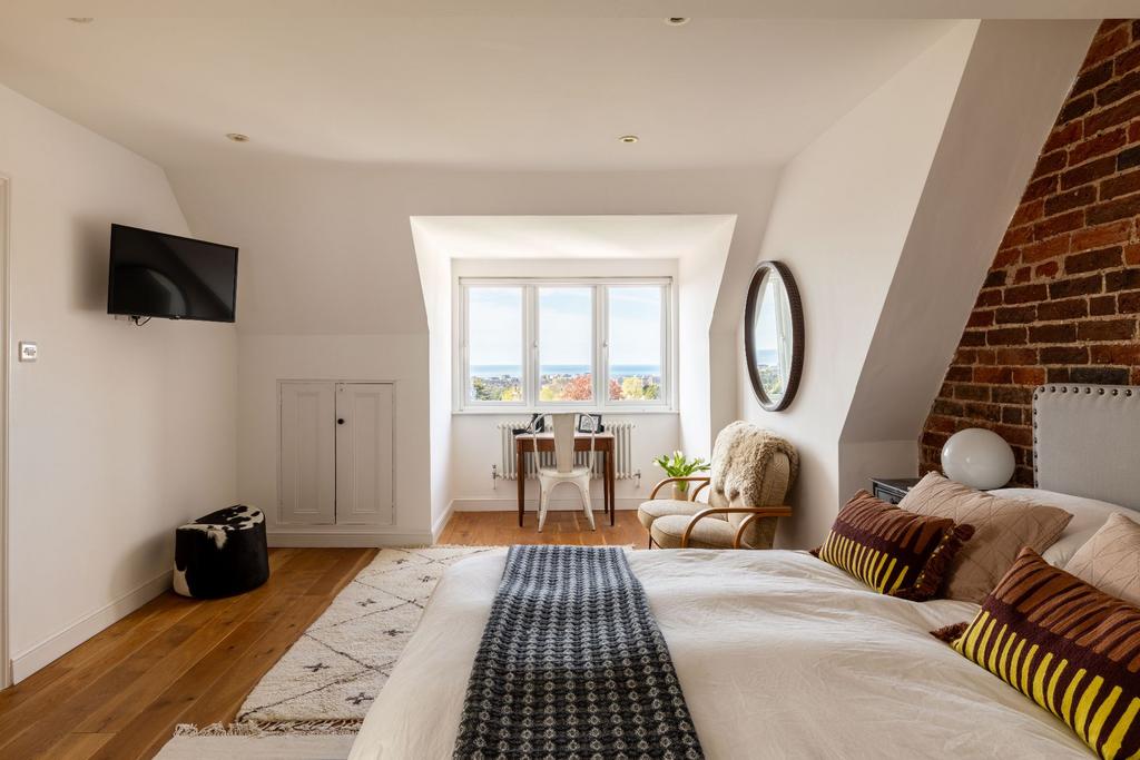 House in Hove - View 4