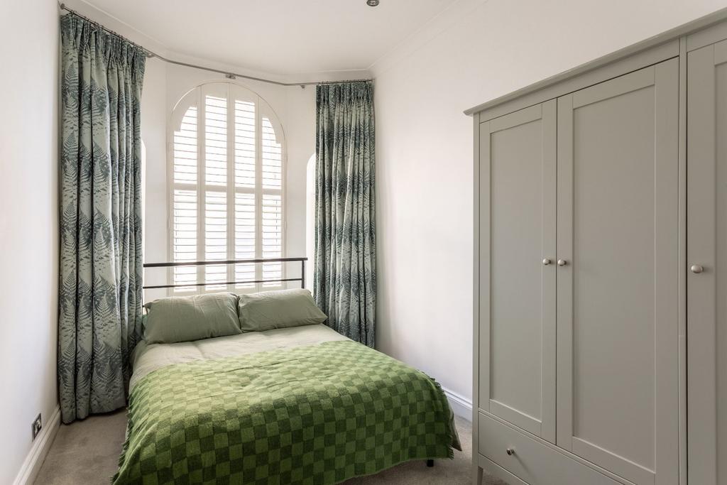 Apartment in Brighton - View 5