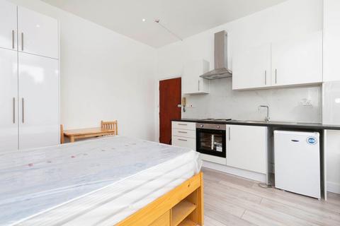 undefined, Ash Grove, London NW2