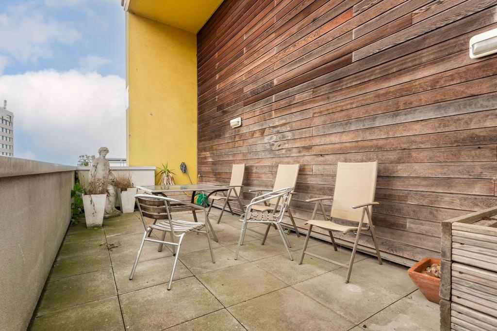Apartment in Brighton - View 2