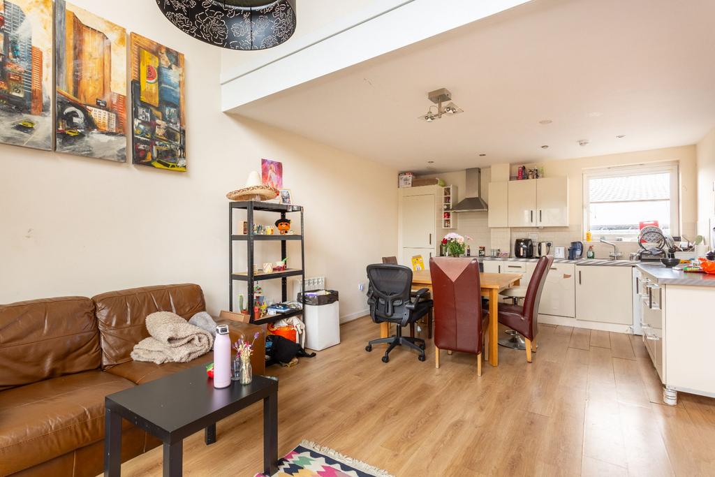 Apartment in Brighton - View 4