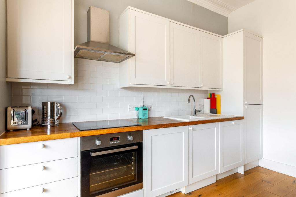 Apartment in Hove - View 4