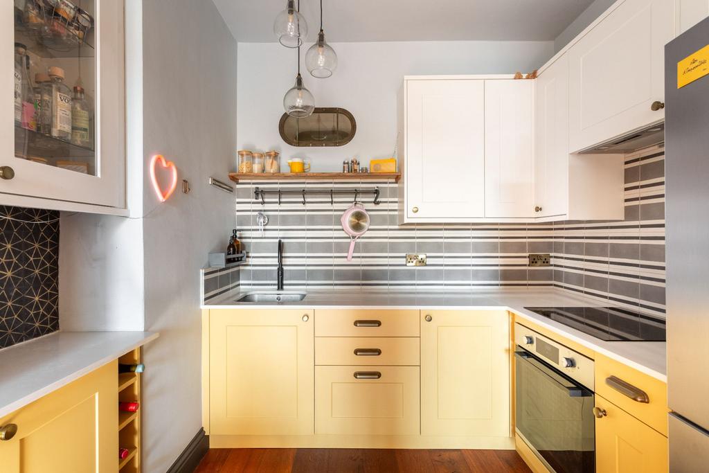 Apartment in Brighton, Brunswick - View 3
