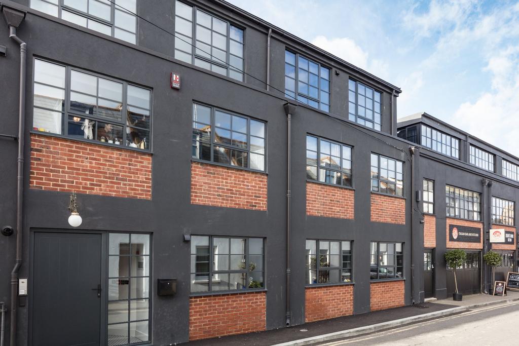 House in Brighton - View 4