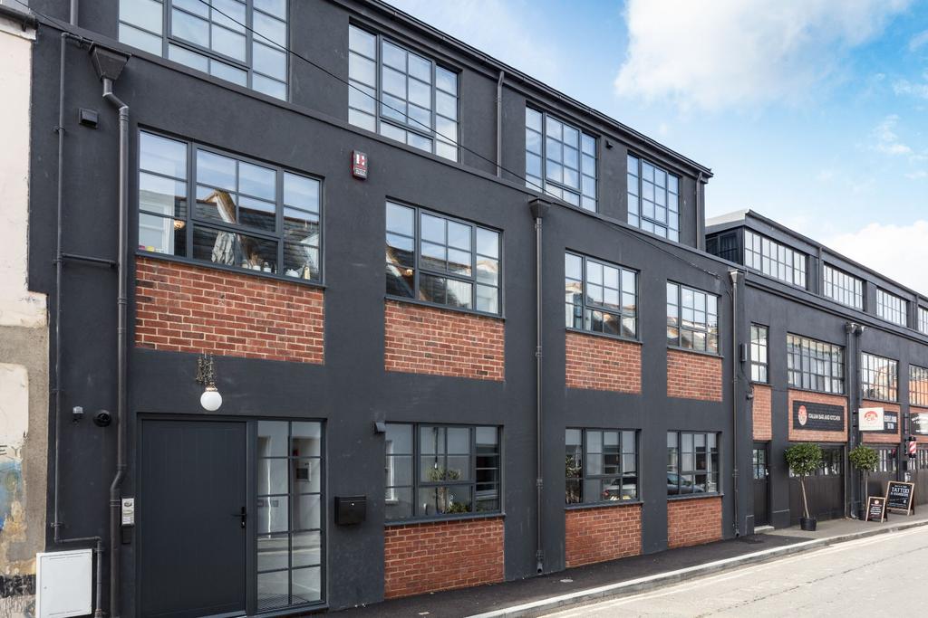 House in Brighton - View 2