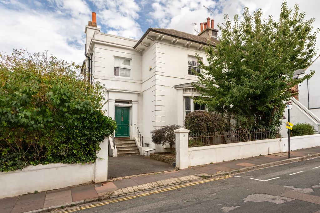 House in Brighton - View 2