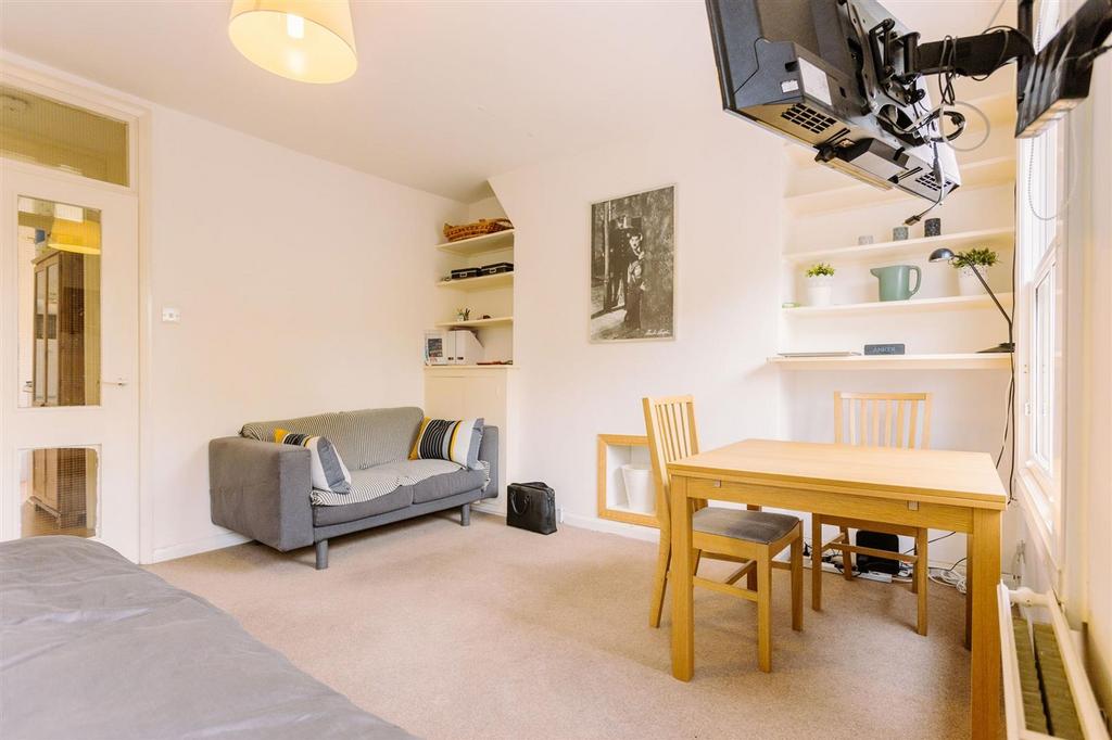 Apartment in London - View 4