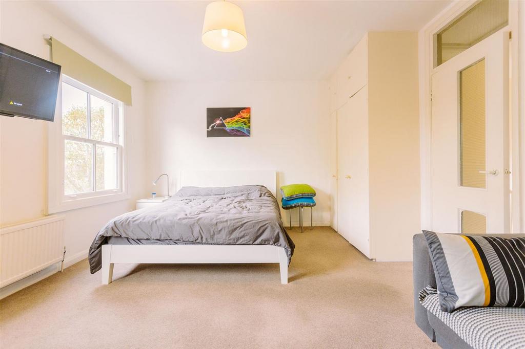Apartment in London - View 5