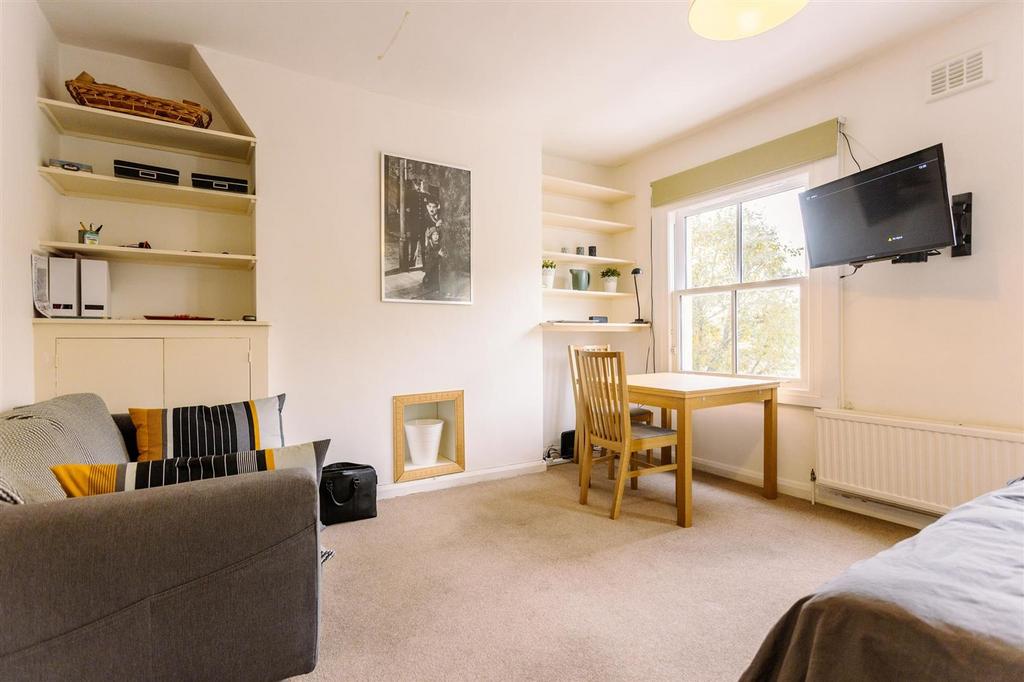 Apartment in London - More