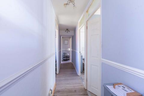 2 bedroom apartment for sale, Borderside, Slough SL2