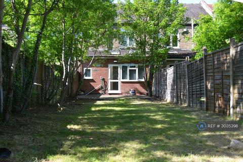 3 bedroom terraced house to rent, Dalmeny Avenue, London, SW16