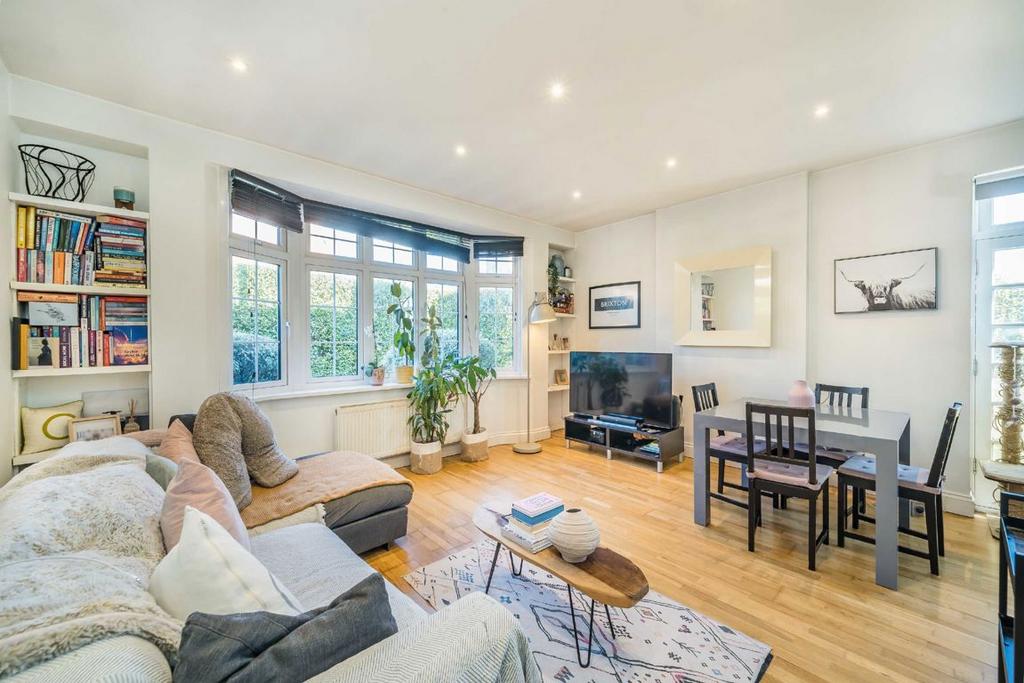 Apartment in London - View 2