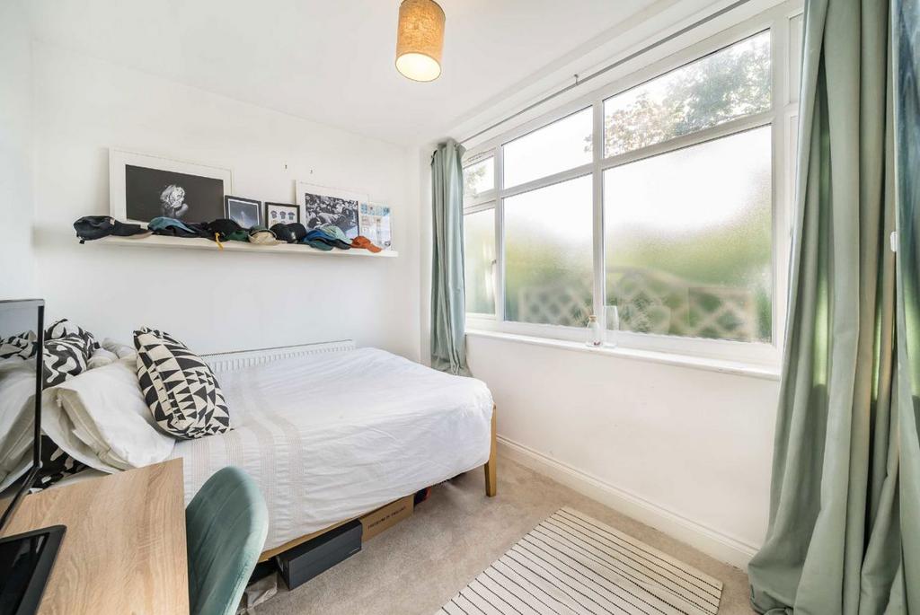 Apartment in London - More
