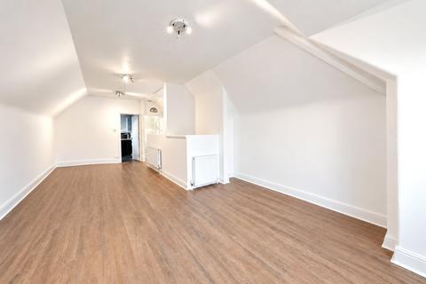 4 bedroom flat for sale, Dartmouth Road, Mapesbury Conservation, London, NW2