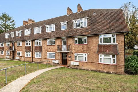 2 bedroom flat for sale, The Avenue, Worcester Park, KT4