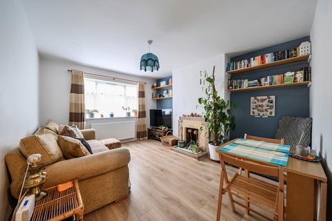 2 bedroom flat for sale, The Avenue, Worcester Park, KT4