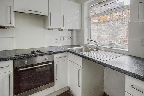 2 bedroom terraced house to rent, 2-Bed Terraced House to Let on West View Terrace, Preston