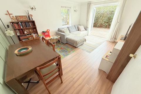 2 bedroom flat for sale, Brookside, Barnet EN4