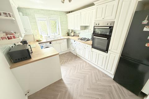 2 bedroom flat for sale, Brookside, Barnet EN4
