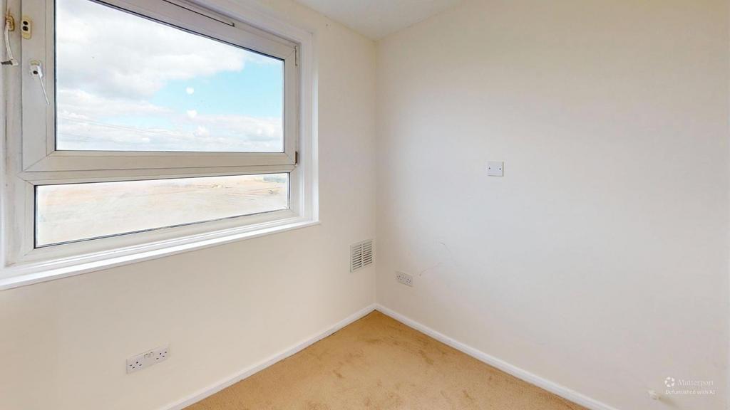 Apartment in Thurrock, Essex - View 4