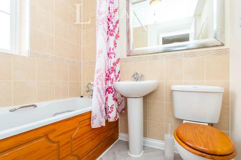 3 bedroom terraced house to rent, Hubble Close, Headington, OX3