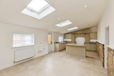undefined, Thornton Green Lane, Thornton-le-Moors, Chester, Cheshire, CH2