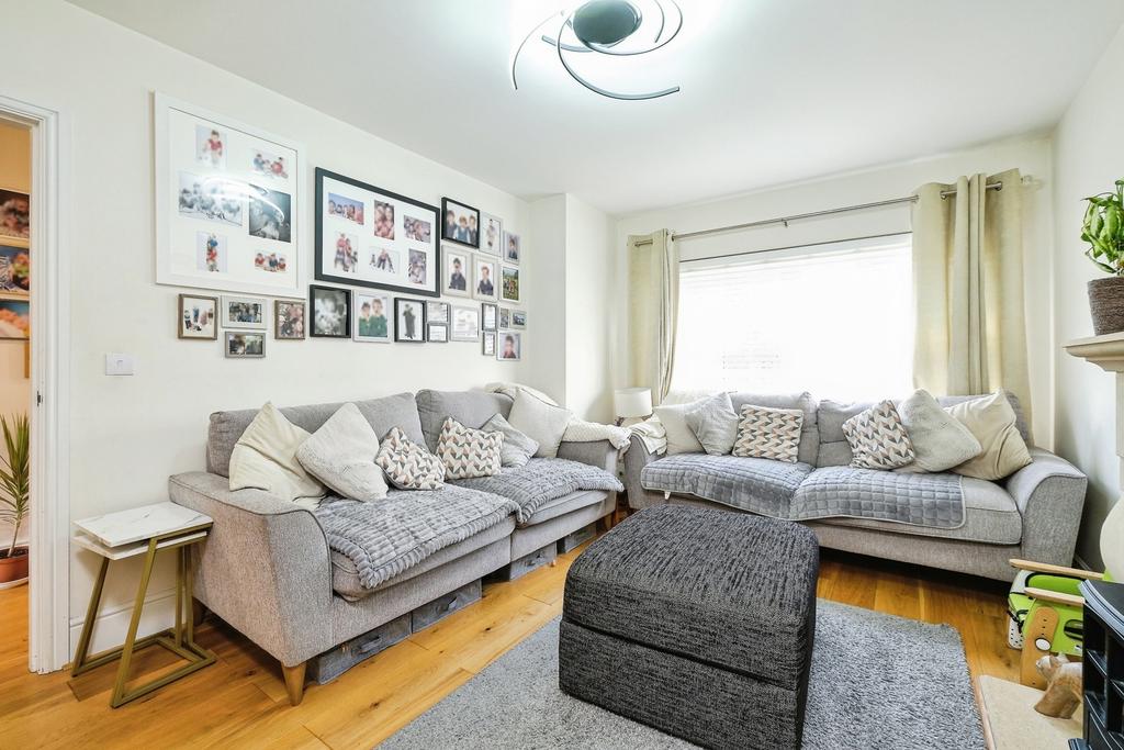 House in Newport, Mon Bank, Stow Hill - View 2