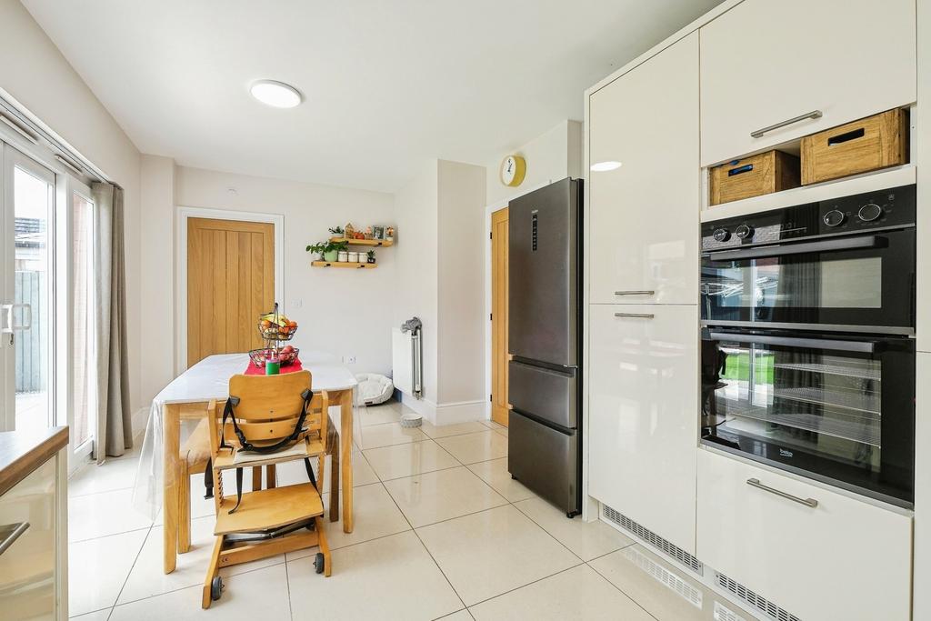 House in Newport, Mon Bank, Stow Hill - View 5