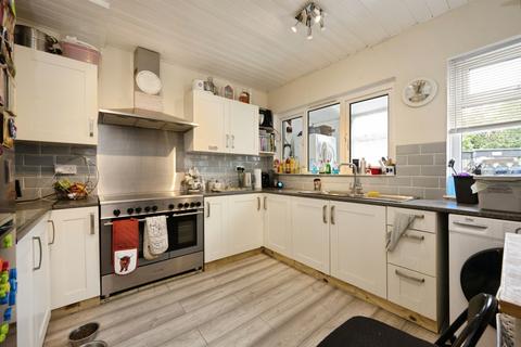 2 bedroom end of terrace house for sale, North Drive, Shortstown, Bedford