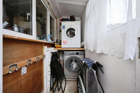 2 bedroom end of terrace house for sale, North Drive, Shortstown, Bedford
