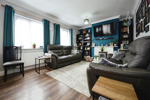 2 bedroom end of terrace house for sale, North Drive, Shortstown, Bedford