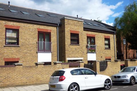 2 bedroom flat to rent, Chelmer Road, London E9