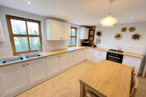 4 bedroom terraced house for sale, Llanddewi Brefi, Tregaron