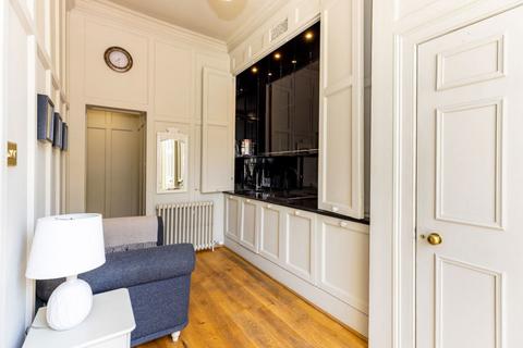 Studio to rent, Dublin Street, New Town, Edinburgh