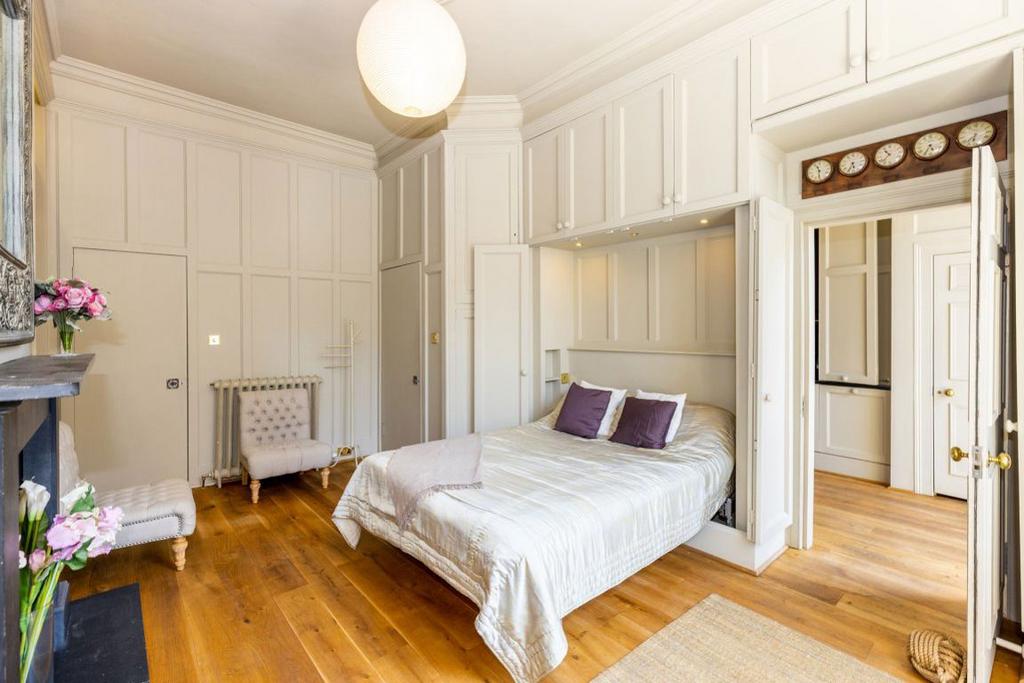 Apartment in Edinburgh - More