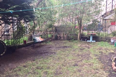 3 bedroom flat to rent, Polwarth Crescent, Edinburgh,
