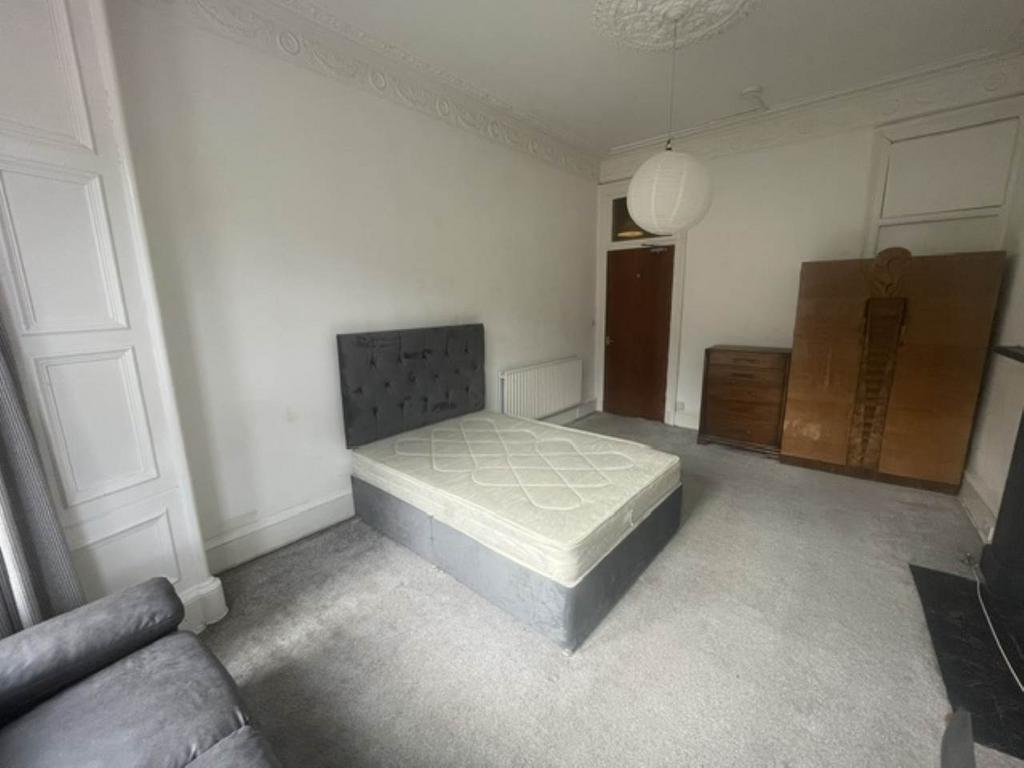 Apartment in Edinburgh - View 3