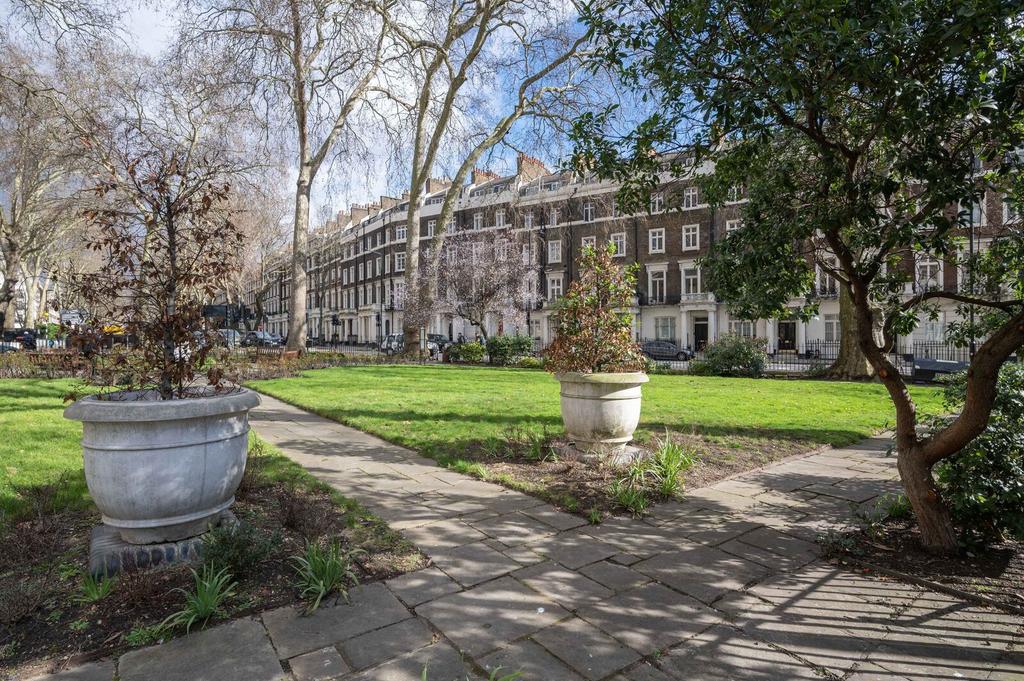 Apartment in London - View 2