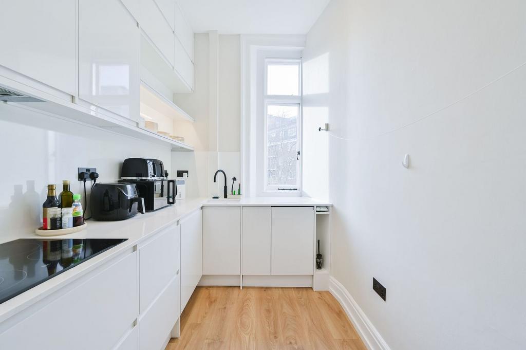 Apartment in London - More