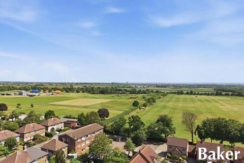 1 bedroom flat for sale, Dryden Close, Ilford, IG6 3DZ