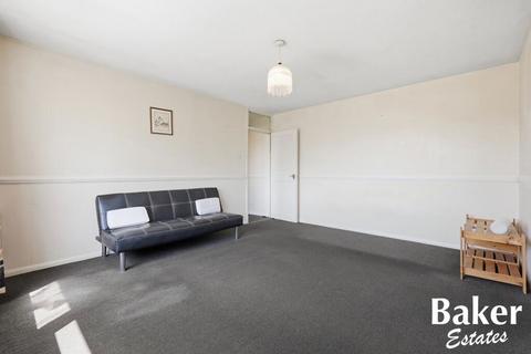 1 bedroom flat for sale, Dryden Close, Ilford, IG6 3DZ